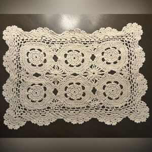 Vintage Rectangle Doily. 14”x9”. Item 3